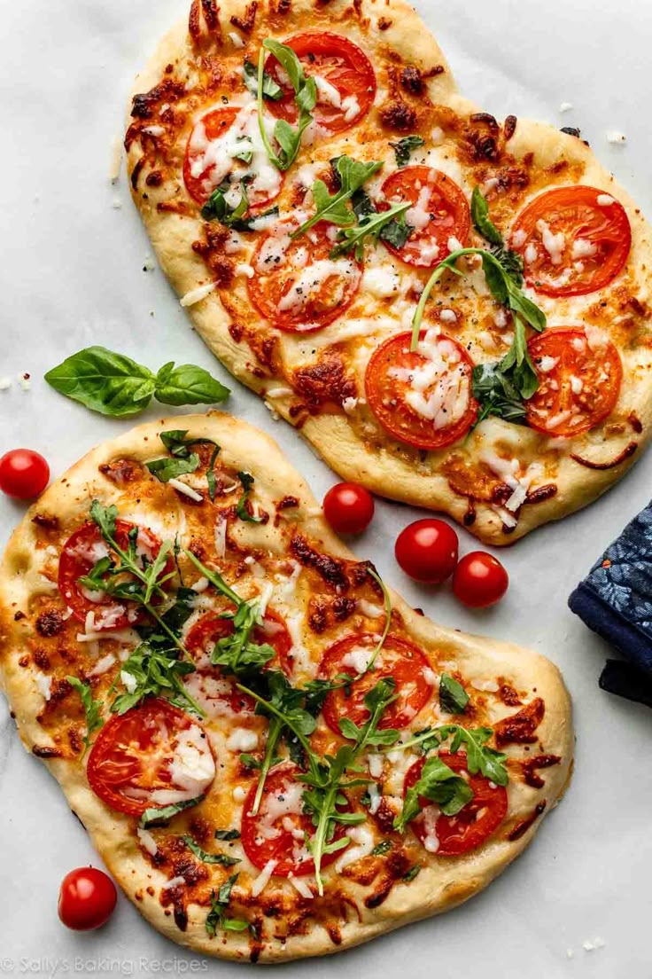 Pizza na lavashu: warzywa i feta